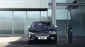 JAGUAR LAND ROVER СОВЕРШЕНСТВУЕТ ПРОЦЕСС ВТОРИЧНОГО ИСПОЛЬЗОВАНИЯ АЛЮМИНИЯ С ЦЕЛЬЮ СОКРАЩЕНИЯ ВЫБРОСОВ УГЛЕРОДА НА ЧЕТВЕРТЬ