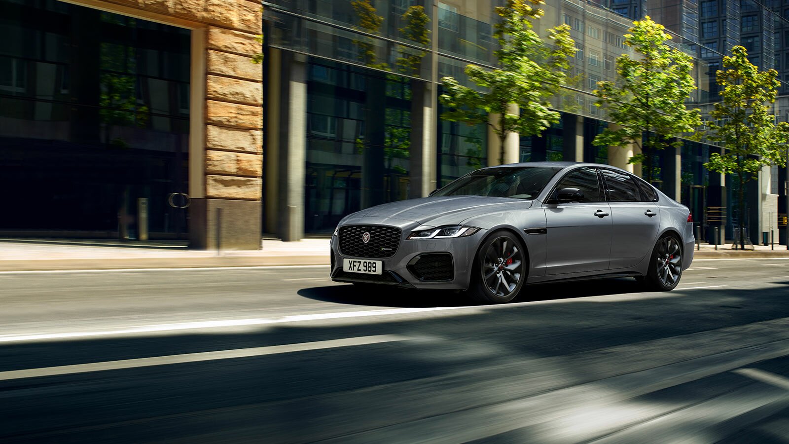 XF R-DYNAMIC <br>BLACK